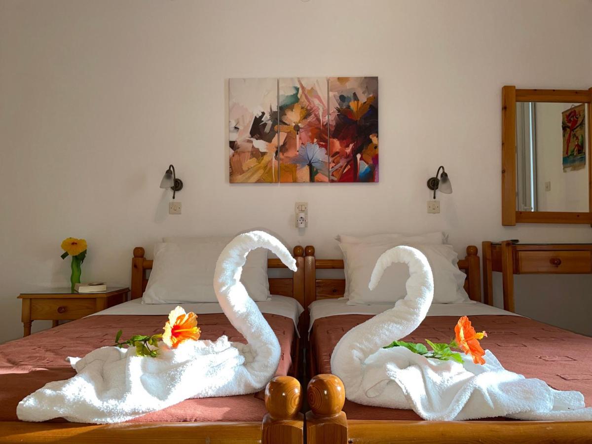 Villa Gelly's Studios Alikí Esterno foto